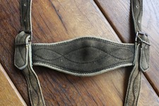 Schöner brauner Hosenträger