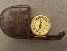 Reisewecker im Leder-Etui -alt