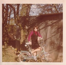 Foto Hübsche Frau im Minirock