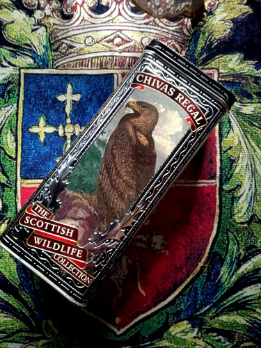 Leere chivas regal whisky - regal,