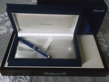 Pelikan Füller Souverän M605  in Uniblau.