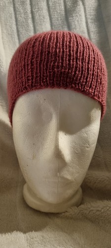 Dünne gestrickte mütze aus - dünne,