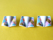 Schmuck (48) Rosenthal aus  Porzellan 1 Brosche und zwei Ohrclip 35 mm Breit