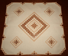 Schöne Hardanger Mitteldecke-Handarbeit-Hardanger Stickerei-Tischdecke-Neu/unb.