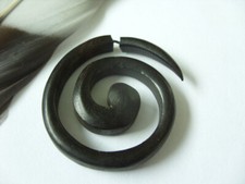 1 Ebenholz Ohrring Fake Ohr Piercing Holz 38 x 36  x 6,2 mm Spirale Schnecke