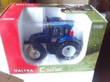 Universal Hobbies Valtra Blau