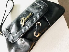 GUESS Clutch-Tasche /