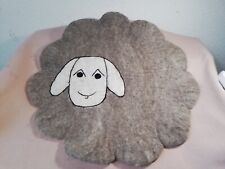 Sitzkissen,seat mats,mit Schafskopf,grau/weiß,Filz,Handarbeit 