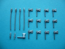 19 silberfarbige Einzelteile