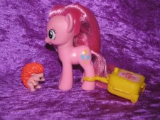 My little Pony - G4 Traveling Pinkie Pie mit Igel und Koffer