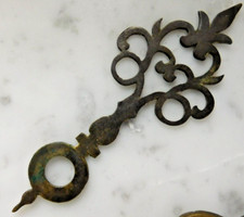 orig. alter  Messingzeiger  10cm lang  Barock Form  1850 Original Handgefertigt