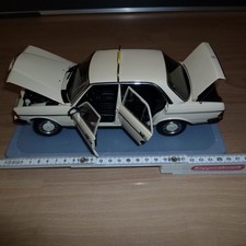 Mercedes Benz W123 Taxi 1:18 Norev NR. 2