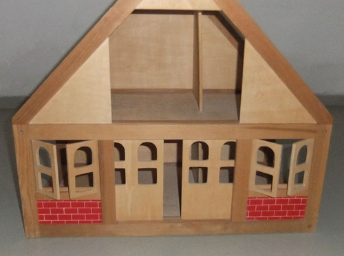 Puppenhaus aus holz - aus,