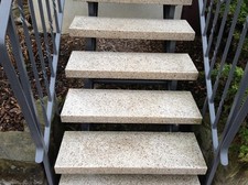 Blockstufe Granit gestockt Trittstufe Treppenstufe Aussentreppe Naturstein 6cm