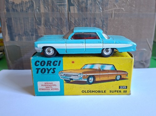 Corgi toys 235 oldsmobile
