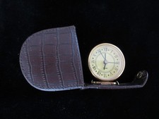 Reisewecker im Etui, Marke nicht erkennbar, wie Foto
