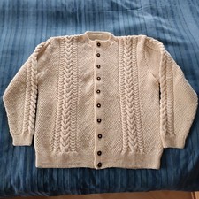 Warme  Wollsrtickjacke für