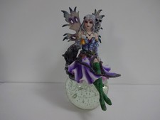 Fee mit Glaskugel Katze 22cm zauberhafte Deko Figur  Elfe Geschenk Neuwertig