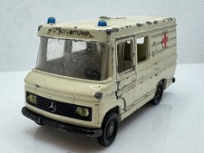 Siku V-Serie Mercedes Binz Rettungswagen V292