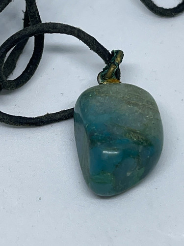 Halskette mit blauem