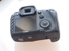 Canon EOS 7D 18.0 MP SLR  (Nur