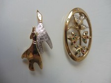  2 schöne Anstecknadel mit Glitzersteinen Blüten & Gänse Pierre Lang !