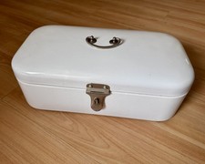 historischer Brotkasten aus