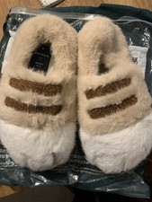 Hausschuhe Gr. 40 Tatzen Tiger