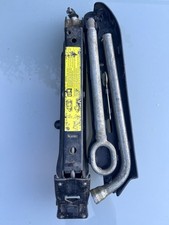 Original Bordwerkzeug Radschlüssel Abschleppöse Wagenheber VW T5 7H0011031D