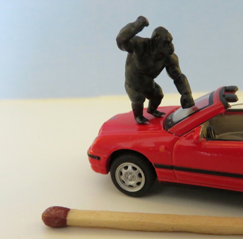 Gorilla stehend für - 1:87,