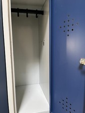 C+P Spind Umkleideschrank Metallschrank Doppelstöckig, gebraucht