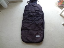 Sitzsack Alta bebe warm Auslässe für Gurte Kinderwagen und Sportwagen dunkelbra