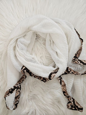 ♥ Blogger Janina Kik Tuch Schal weiß braun leo leoparden animal print ♥