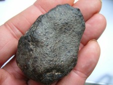 Großer STEIN METEORIT, 73,10 Gramm mit einer erstklassigen Schmelzkruste