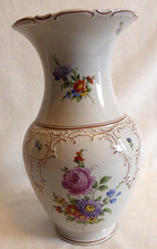 Große alte Bodenvase