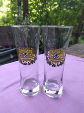 2 kleine Gläser Schwarzbraeu