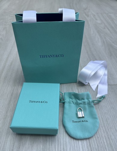 Tiffany co 1837 - &,