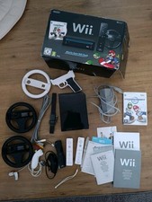 Nintendo Wii - Mario Kart Pack OVP + 3 Controller Lenkrad Joystick + Wii Resort