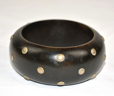 Alter breiter Holz Armreif Bracelet mit Silberbeschlägen ø 6,7 cm , H 37 mm