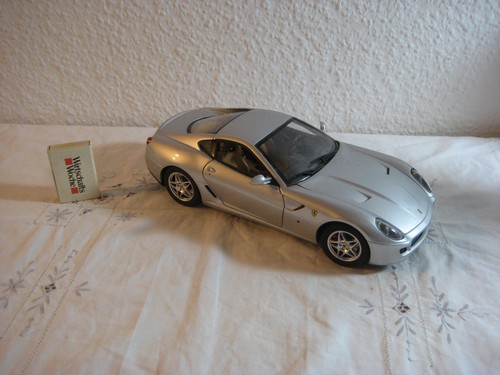 Hot wheels ferrari 599 - hot,