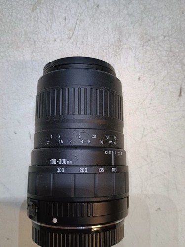 Sigma 100 300mm 6 - 100–300mm, f/4.5–6.7