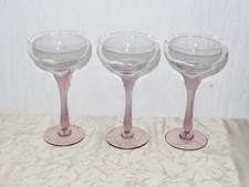 Sektschalen mit rosa Fuß