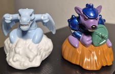 2 Yu-Gi-Oh Miniaturfiguren auf