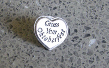 OKTOBERFEST-MÜNCHEN-HERZ PIN-GRUSS VOM OKTOBERFEST-in OVP- ca : 2 x 2 cm-WIES´N-