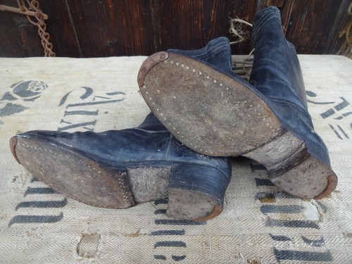 Alte stiefel leder mit - mit, eisen