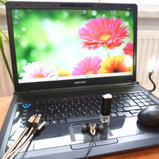 Medion P8614 XXL Kino MONSTER 18Zoll l 1TB HDD SSD Windows 11 l 8GB RAM NEU HDMI