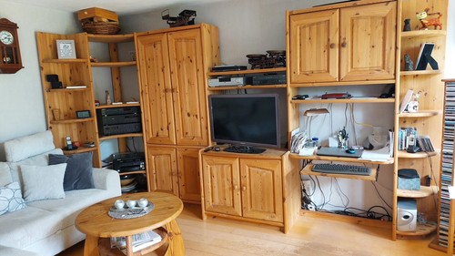 Holzschrank