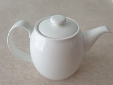 Muji Teekanne aus Knochenporzellan L ca. 0,9 Liter mit abnehmbarem Teesieb