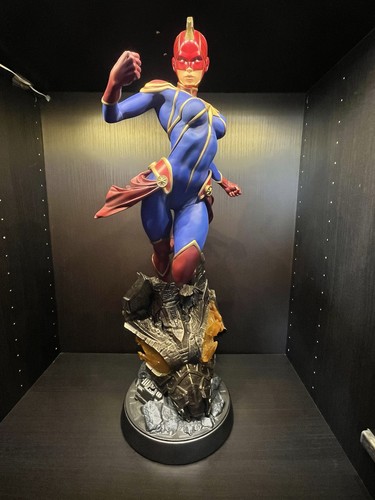 Sideshow captain marvel - captain,
