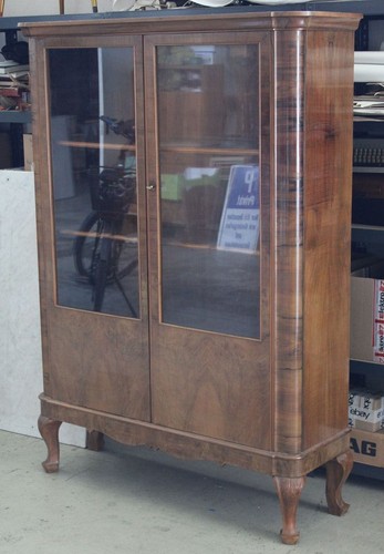 Vitrine bzw alter - b5/, bzw.